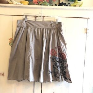 H&M tan skirt with embroidered flowers
